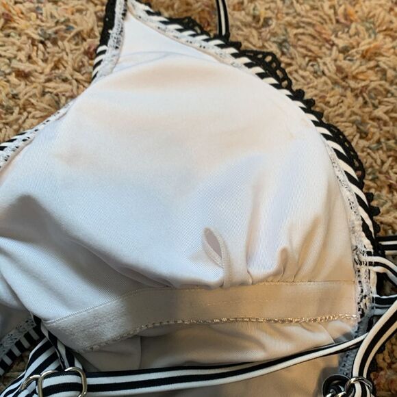 NWOT Women's Juniors Cupshe Striped Lace Deep V-neck High Cut One Piece Swimsuit - Picture 7 of 10